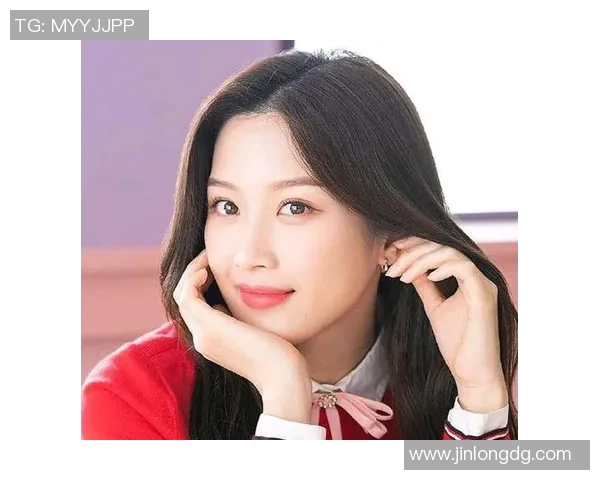 女生第一次观看足球比赛，初识球星的魅力与激情，心动与惊艳并存