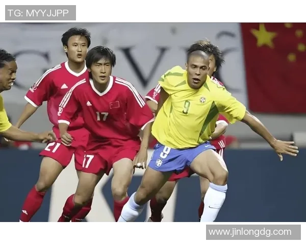 足球星高照：点燃梦想与激情的绿茵传奇，激励新一代球员崭露头角