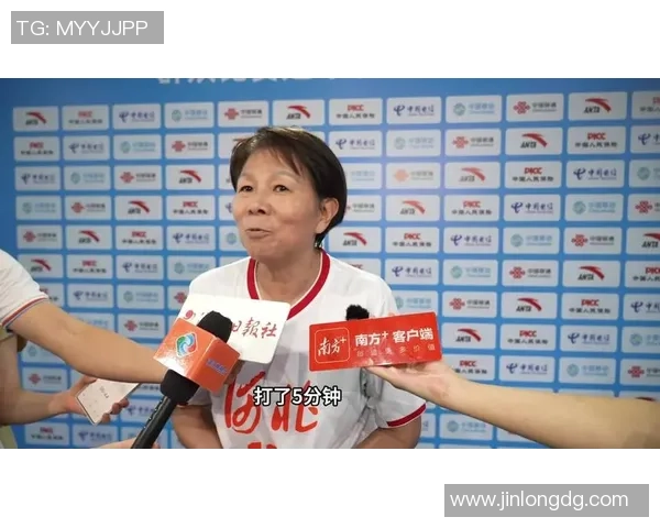 女足球星转型教练之路揭秘 视频记录传奇人物成长与挑战